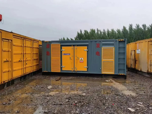 纳雍柴油发电机如何判断干式空气滤清器是否需要更换？